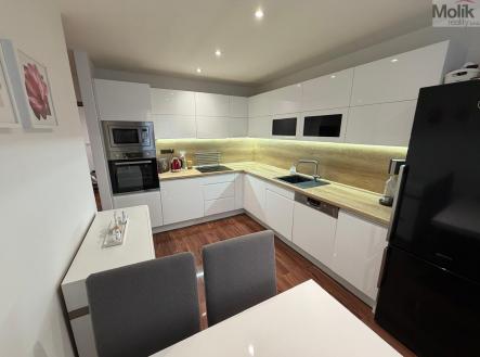 WhatsApp Image 2026-03-04 at 17.29.45 (17).jpeg