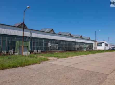 Pronájem skladovací prostor, 450 m²