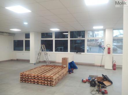 Pronájem obchodní prostor, 172 m²