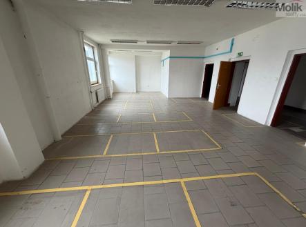 Pronájem skladovací prostor, 1 150 m²