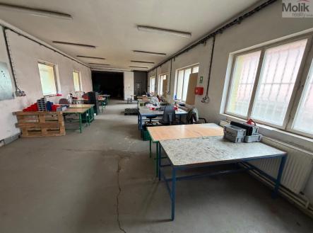 Pronájem výrobní prostor, 1 532 m²