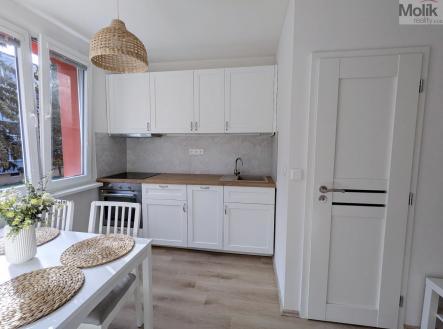 Pronájem bytu, 2+kk, 36 m²