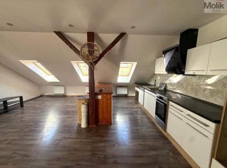 Pronájem bytu, 3+kk, 95 m²