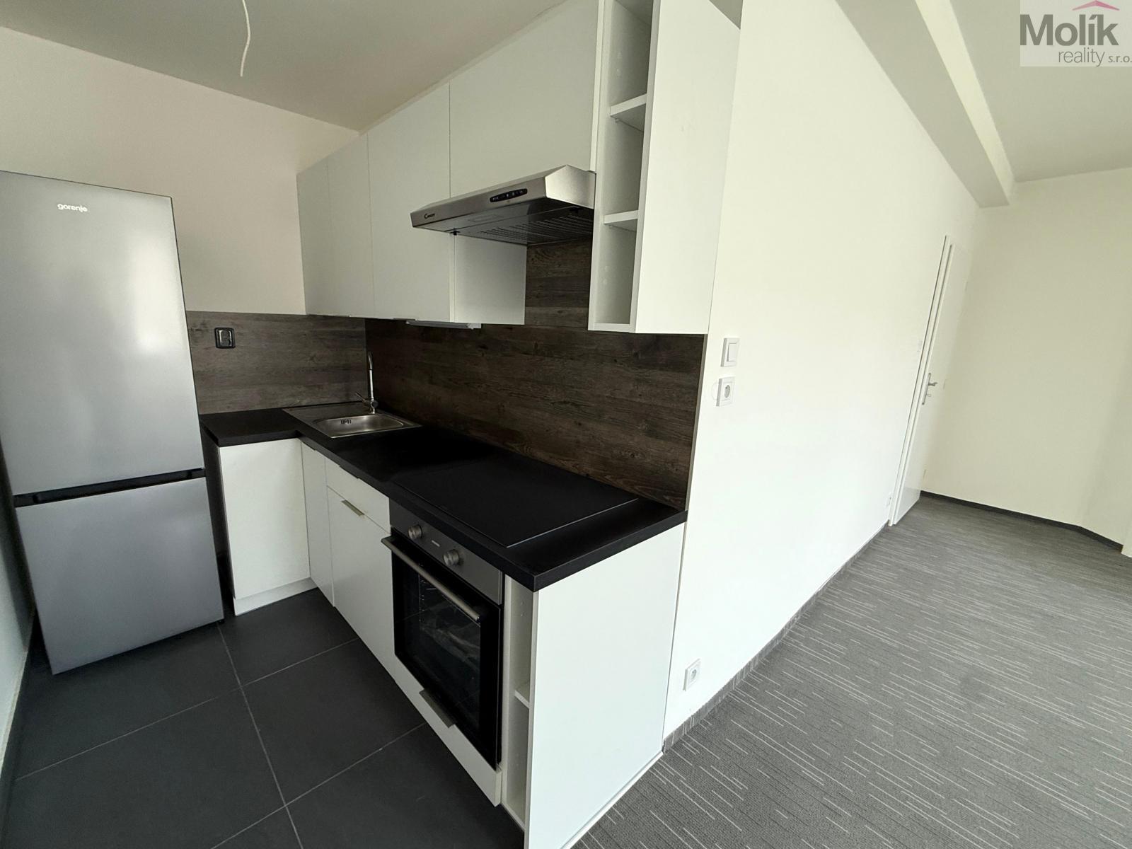 WhatsApp Image 2026-04-24 at 13.57.00 (3).jpeg