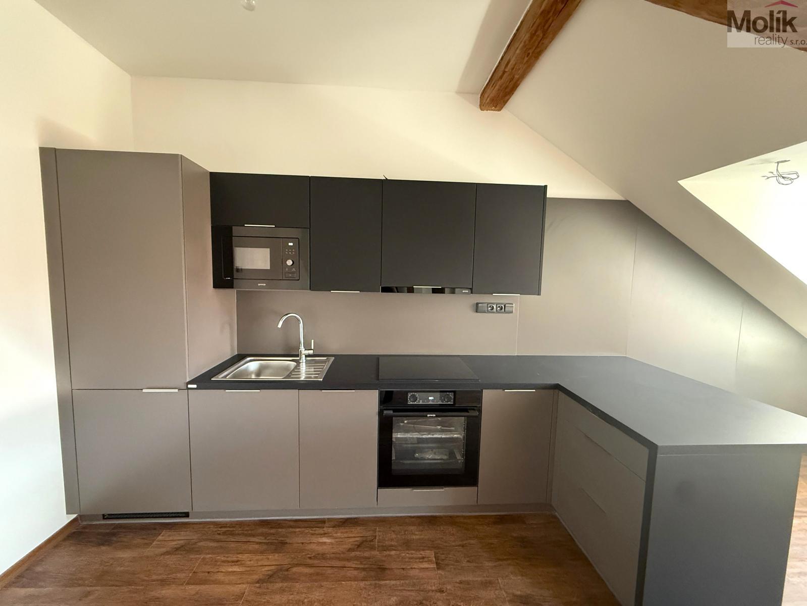 WhatsApp Image 2026-04-27 at 13.32.13 (1).jpeg