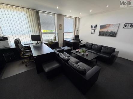 Pronájem kanceláře, 167 m²