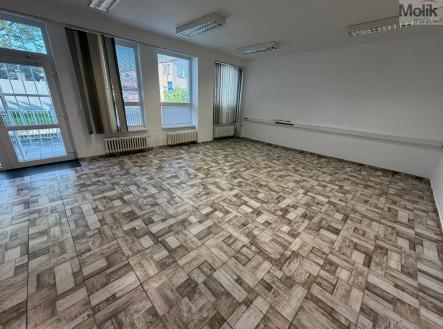 Pronájem kanceláře, 84 m²