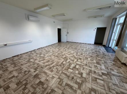 Pronájem kanceláře, 84 m²