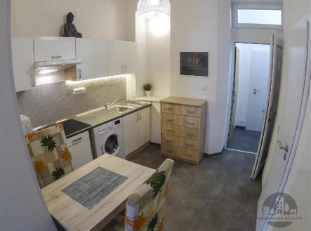 Pronájem bytu, 1+1, 38 m²