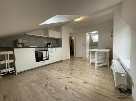 Pronájem bytu, 2+kk, 35 m²