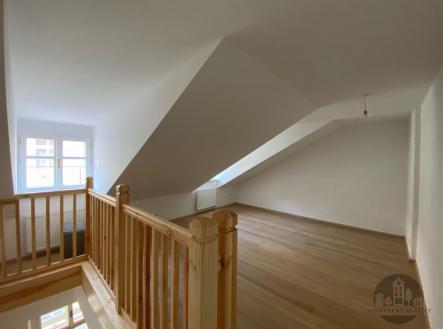 Pronájem bytu, atypický, 47 m²