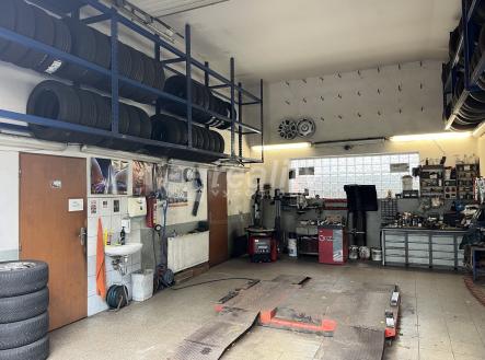 Pronájem komerčního objektu, jiný, 66 m²