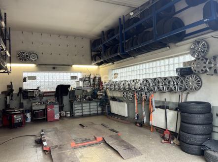 Pronájem komerčního objektu, jiný, 66 m²