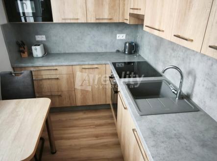 Pronájem bytu, 2+1, 57 m²