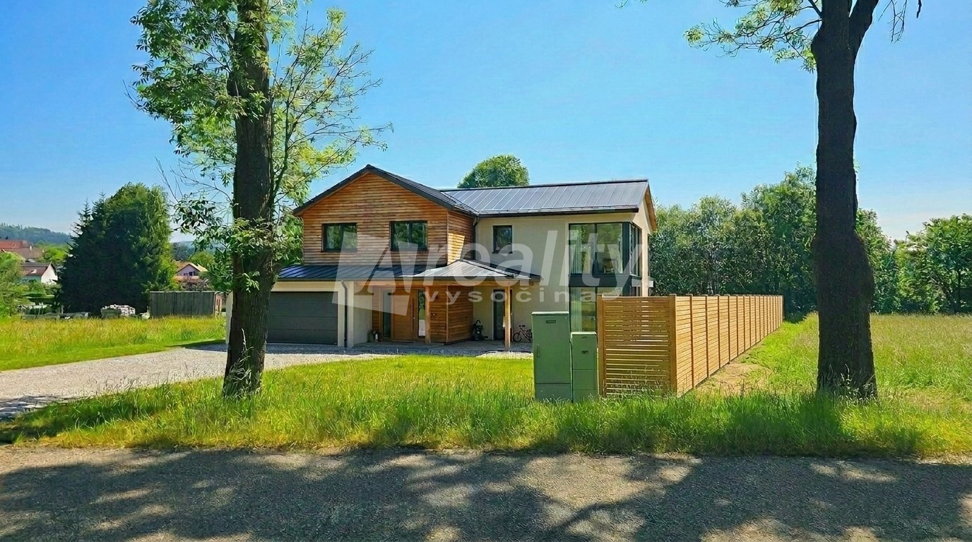 Pravá_část_hranice_pozemku_končí_202606231420