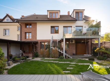 Prodej - dům/vila, 332 m²