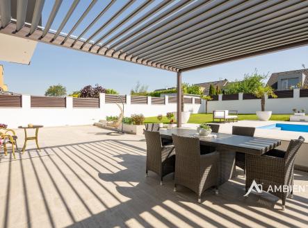 Prodej domu/vily, 320 m²