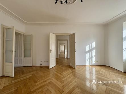 Pronájem kanceláře, 316 m²