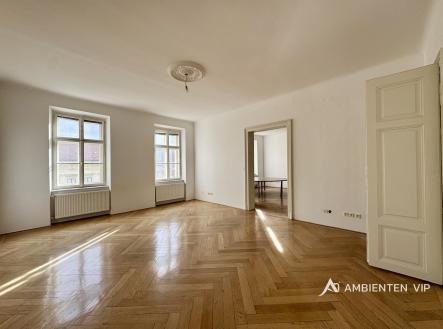 Pronájem kanceláře, 316 m²