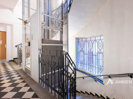 Pronájem obchodní prostor, 176 m²