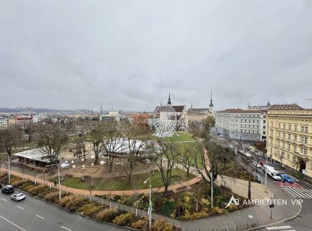 Pronájem kanceláře, 403 m²