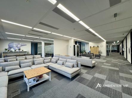 Pronájem kanceláře, 403 m²