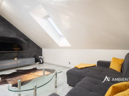 Pronájem luxusního bytu o dispozici 3+kk s terasou a parkováním