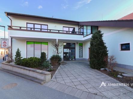 Pronájem obchodní prostor, 135 m²