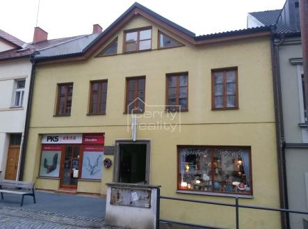 Prodej nájemního domu, 350 m²