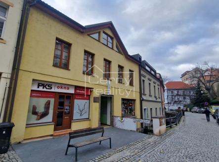 Prodej nájemního domu, 350 m²
