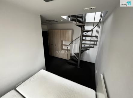 Pronájem kanceláře, 61 m²