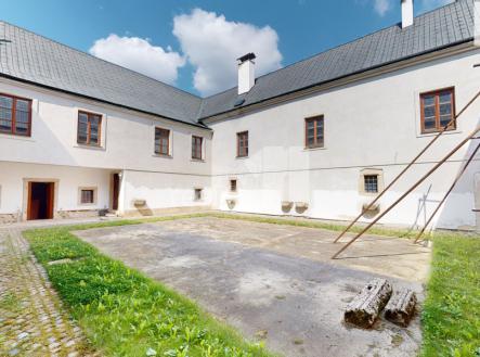 Prodej - komerční objekt, jiný, 1 544 m²