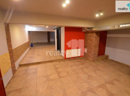 Pronájem obchodní prostor, 150 m²