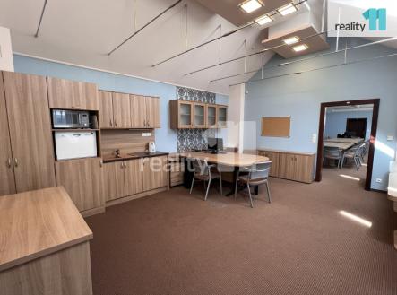 Pronájem kanceláře, 81 m²