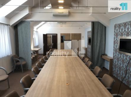 Pronájem kanceláře, 81 m²