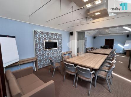 Pronájem kanceláře, 81 m²