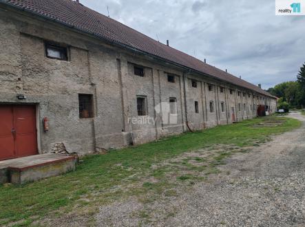 Pronájem komerčního objektu, průmyslový areál, 300 m²