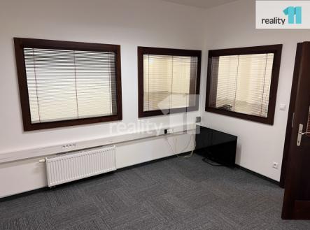 Pronájem skladovací prostor, 213 m²