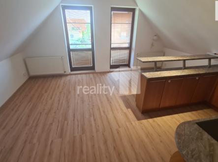 Pronájem bytu, 1+kk, 33 m²