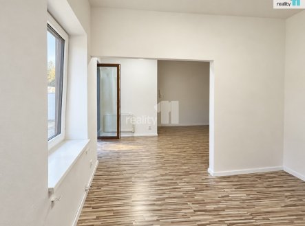 Pronájem bytu, 1+kk, 28 m²