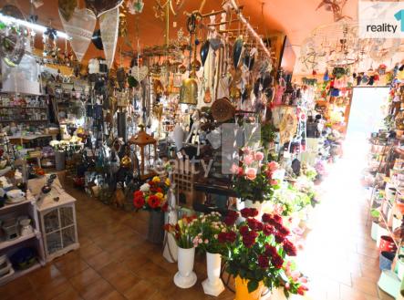 Pronájem obchodní prostor, 182 m²