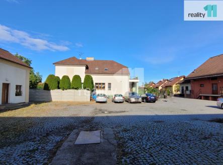 Prodej komerčního objektu, průmyslový areál, 1 350 m²