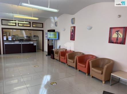 Pronájem - obchodní prostor, 171 m²