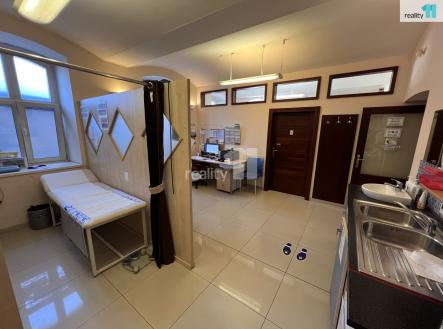 Pronájem - obchodní prostor, 171 m²