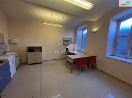 Pronájem obchodní prostor, 147 m²