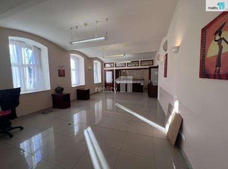 Pronájem obchodní prostor, 147 m²