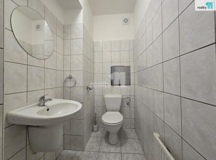 Pronájem kanceláře, 75 m²