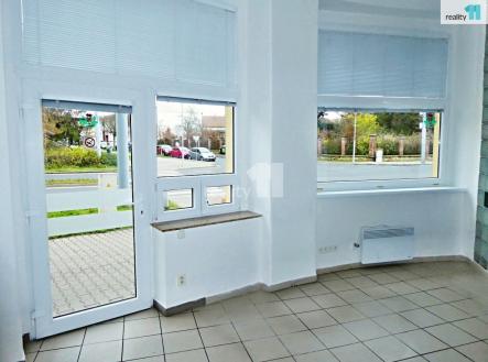 Pronájem - obchodní prostor, 16 m²