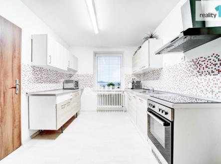 Pronájem - dům/vila, 290 m²