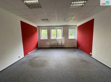Pronájem komerčního objektu, administrativní budova, 373 m²